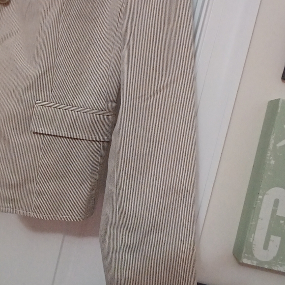 Attention beige striped, button front, long sleeve, lined jacket. Size 14. - Picture 4 of 6